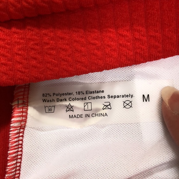 NWOT Women’s 2 piece bikini. Size M. Red textured ribbed. Adjustable straps. - Picture 10 of 12